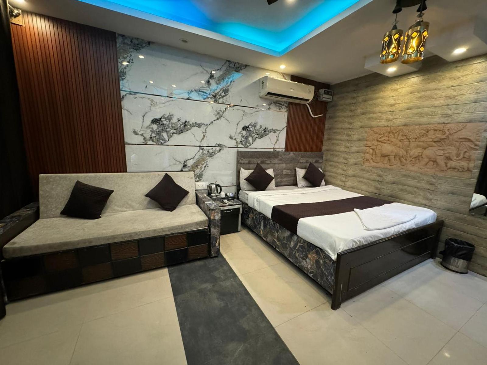 Hotel Dev Ganga Rishikesh Bagian luar foto