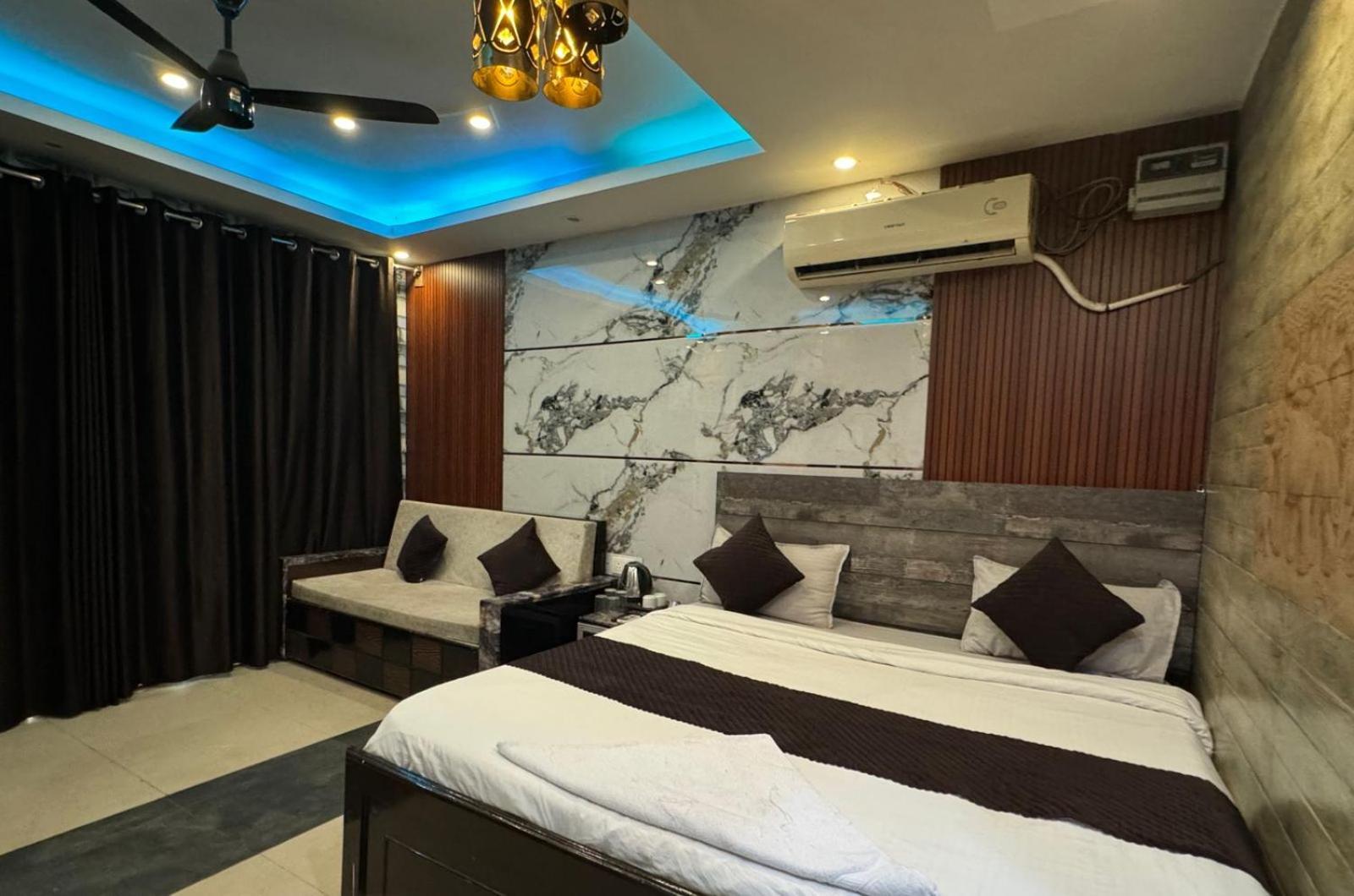 Hotel Dev Ganga Rishikesh Bagian luar foto