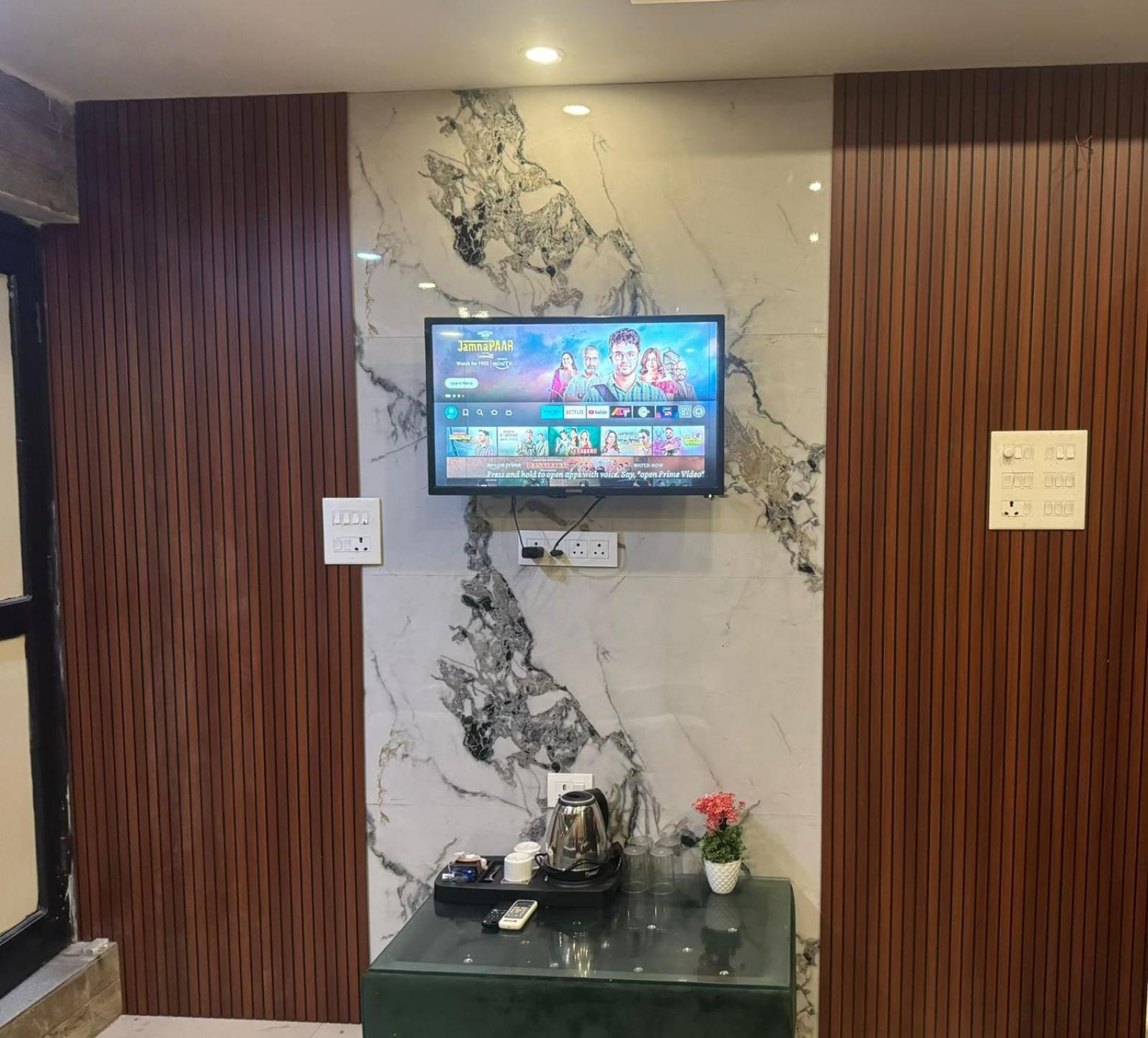 Hotel Dev Ganga Rishikesh Bagian luar foto