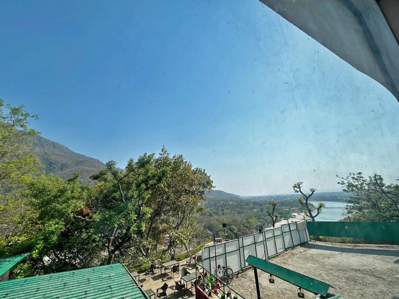 Hotel Dev Ganga Rishikesh Bagian luar foto