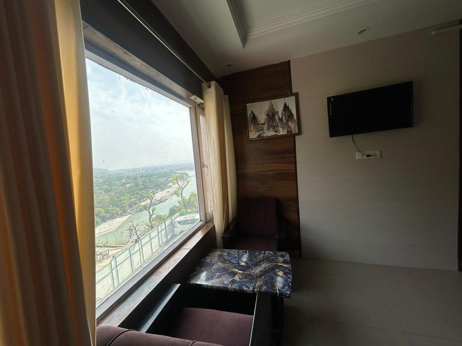 Hotel Dev Ganga Rishikesh Bagian luar foto