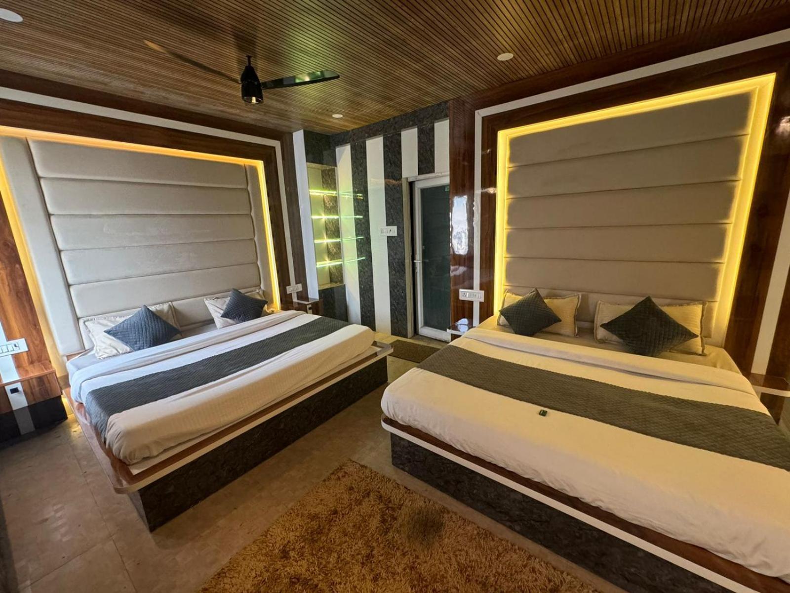 Hotel Dev Ganga Rishikesh Bagian luar foto