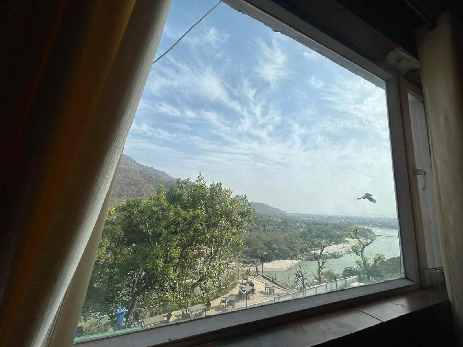 Hotel Dev Ganga Rishikesh Bagian luar foto