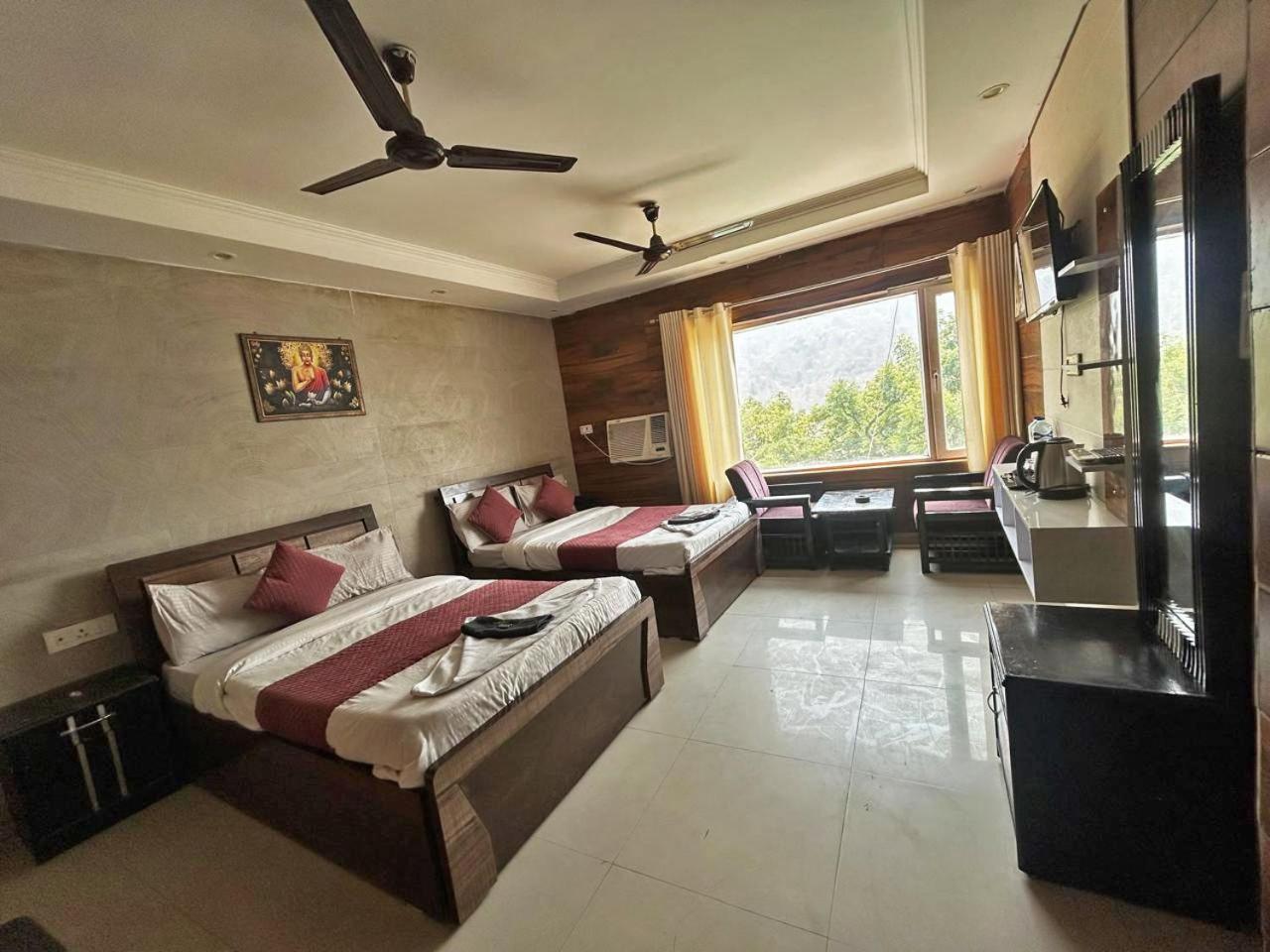 Hotel Dev Ganga Rishikesh Bagian luar foto