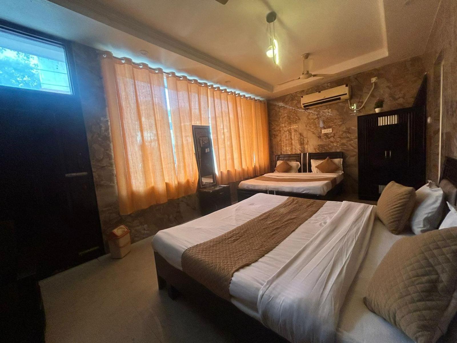 Hotel Dev Ganga Rishikesh Bagian luar foto