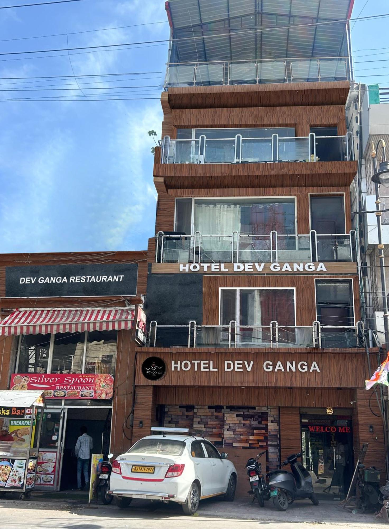 Hotel Dev Ganga Rishikesh Bagian luar foto